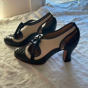 Woman’s fluevog size 9.5
